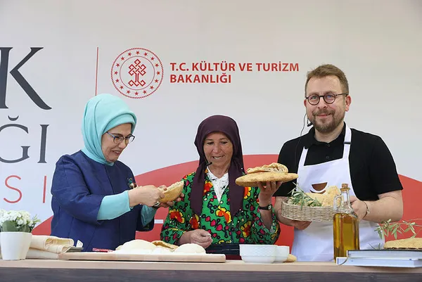 Türk Mutfağı Haftasında Balıkesir kahvaltısını Emine Erdoğan tanıttı! Ünlü şefler ile bir araya geldi