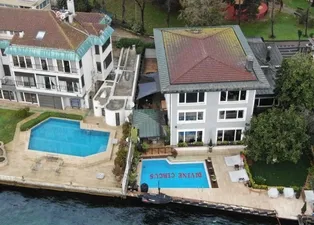 Kasım Garipoğlu uyuşturucu partilerinin şifresini yalının havuzuna yazdı: Divine Circus