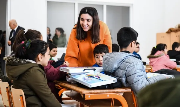 1677402363418.jpg Milli Eğitim Bakanlığı 1 milyon 200 bin öğretmen için "afet sonrası psikososyal destek" seminerleri başlattı - 1