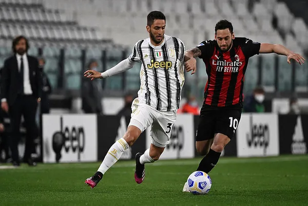 Hakan Çalhanoğlu'ndan milyon euroluk teklife ret! - 4