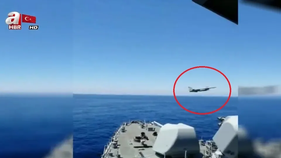 F-16’dan Fatih Sondaj Gemisi’ne selam |Video