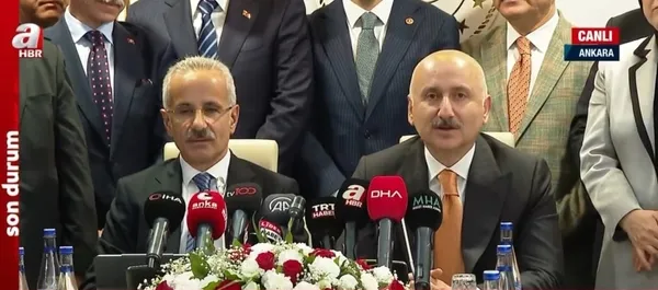 Son dakika: Külliye’de devir teslim töreni! Cevdet Yılmaz, Alparslan Bayraktar, Mahinur Özdemir Göktaş, Abdulkadir Uraloğlu göreve başladı