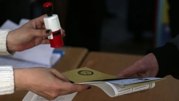 SEÇİM GÜNÜ OY SAATLERİ 14 MAYIS! Oy kullanma işlemi saat kaçta başlıyor? En son saat kaçta oy verilir?