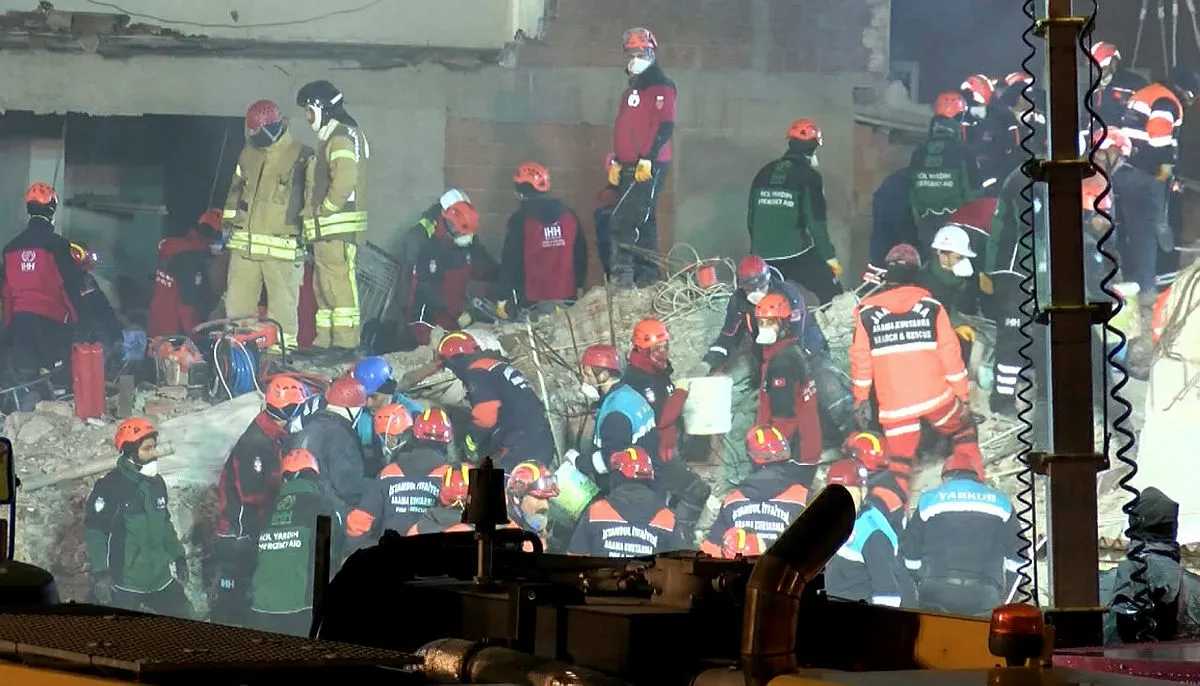 Kartal'da çöken binada skandallar zinciri! Yıkılan bina CHP'li ismin diye...