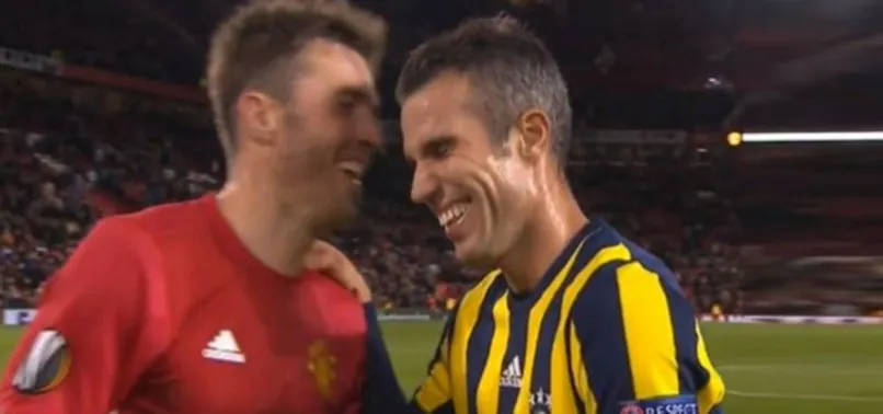 Van Persie'nin şakalaşması büyük tepki topladı