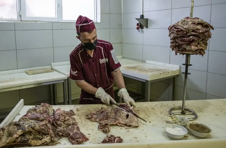 4 gün öncesinden soğan, biber, tuz ve çeşitli baharatlarla terbiye ediliyor! O ilimizin tescilli lezzeti