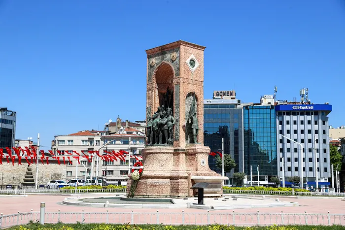 İstanbul'da bayramın 2. gününde de "tam kapanma" sakinliği sürüyor - 5