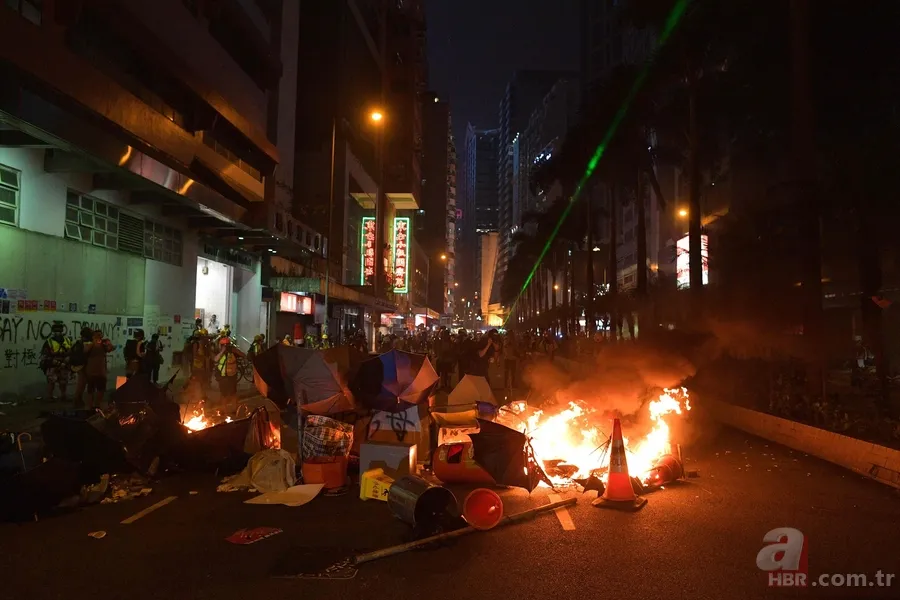 Hong Kong'dan dehşete düşüren kareler! Protestolar devam ediyor 23