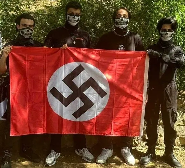 macka-parkinda-nazi-bayragi-actilar-once-kimseden-korkumuz-yok-dedi-sonra-fotografi-sildi-1693738244390.jpeg Maçka Parkı'nda Nazi bayrağı açıp sosyal medyada paylaştılar! Önce 'kimseden korkumuz yok' dedi sonra fotoğrafı sildi! - 3