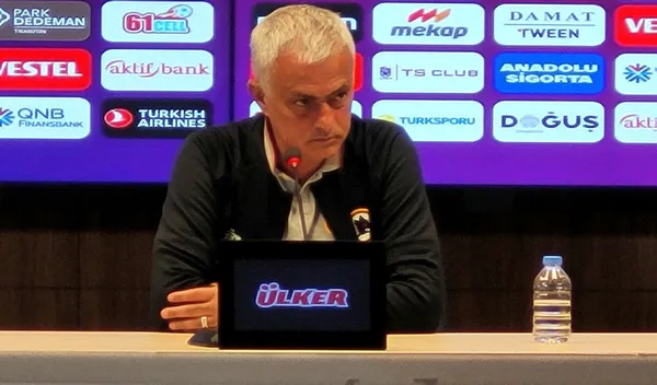 jose-mourinhodan-trabzonspor-yorumu-ust-duzey-bir-takim-1629312007992.jpg Jose Mourinho'dan Trabzonspor yorumu: Üst düzey bir takım - 3