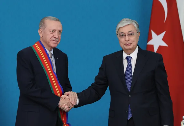 son-dakika-astanada-baskan-erdogan-putin-zirvesi-stratejik-iliskilerde-somut-adimlar-atilacak-50ye-yakin-heyet-1665581766352.jpg Son dakika: Astana'da Başkan Erdoğan-Putin zirvesi: Stratejik ilişkilerde somut adımlar atılacak | 50'ye yakın heyet katılacak - 4