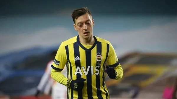 Mesut Özil’in İstiklal Marşı’nı okuması Alman basınında geniş yankı buldu!