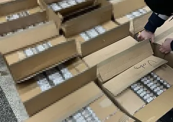 Çorap beyan edildi, kaçak sigara çıktı