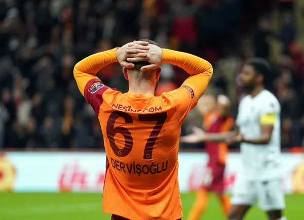 1642707206205.jpg Galatasaraylı Arda Turan Kasımpaşa maçı sonrası konuştu: Utanmalıyız utanıyorum - 1