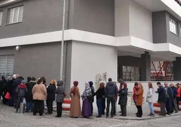 Bu kuyruk tiyatro için!