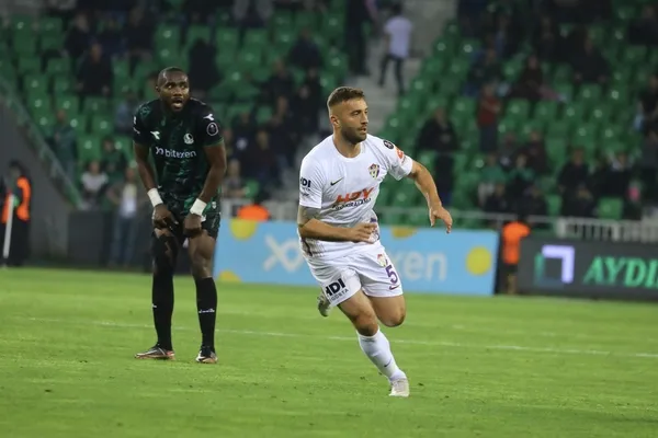 eyupspor-sakaryasporu-uzatmalarda-yendi-1-lig-play-off-yari-finali-belli-oldu-1685131813462.jpg Eyüpspor, Sakaryaspor'u uzatmalarda yendi! 1. Lig play-off yarı finali belli oldu - 3