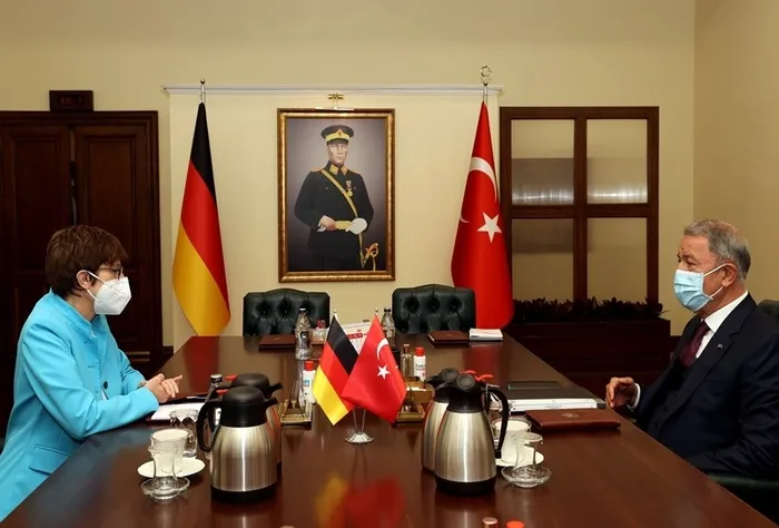 Son dakika: Bakan Hulusi Akar’dan Almanya’ya net mesaj! PKK eşittir YPG!