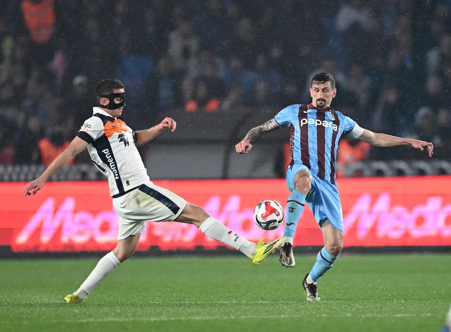 zirve-yarisinda-kan-kaybi-trabzonspor-uzatmalarda-yikildi-1776625510694.jpg Fotoğraf (AA)