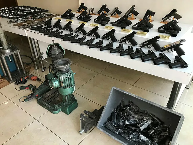 İstanbul’da yasa dışı silah imalathanesine operasyon - 4