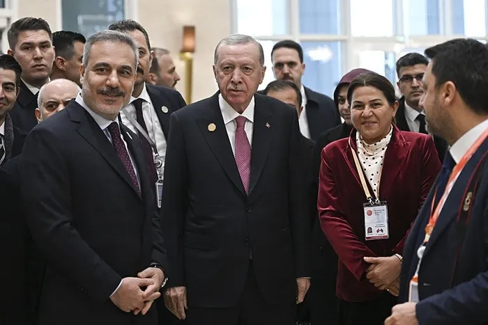 baskan-erdogandan-turkmenistan-donusu-flas-mesajlar-baris-uzakta-degil-onu-goruyoruz-1765625847225.jpeg Başkan Recep Tayyip Erdoğan - Dışişleri Bakanı Hakan Fidan
