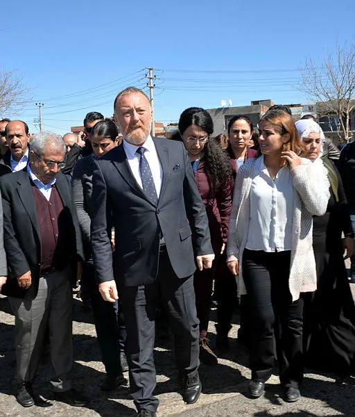 Teröristin mezarına gitmek isteyen HDP'lilere polis müdahalesi - 1