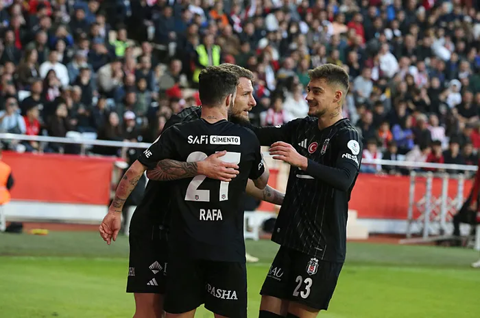 super-ligde-sampiyonluk-oranlari-guncellendi-1737998104360.jpg Beşiktaş