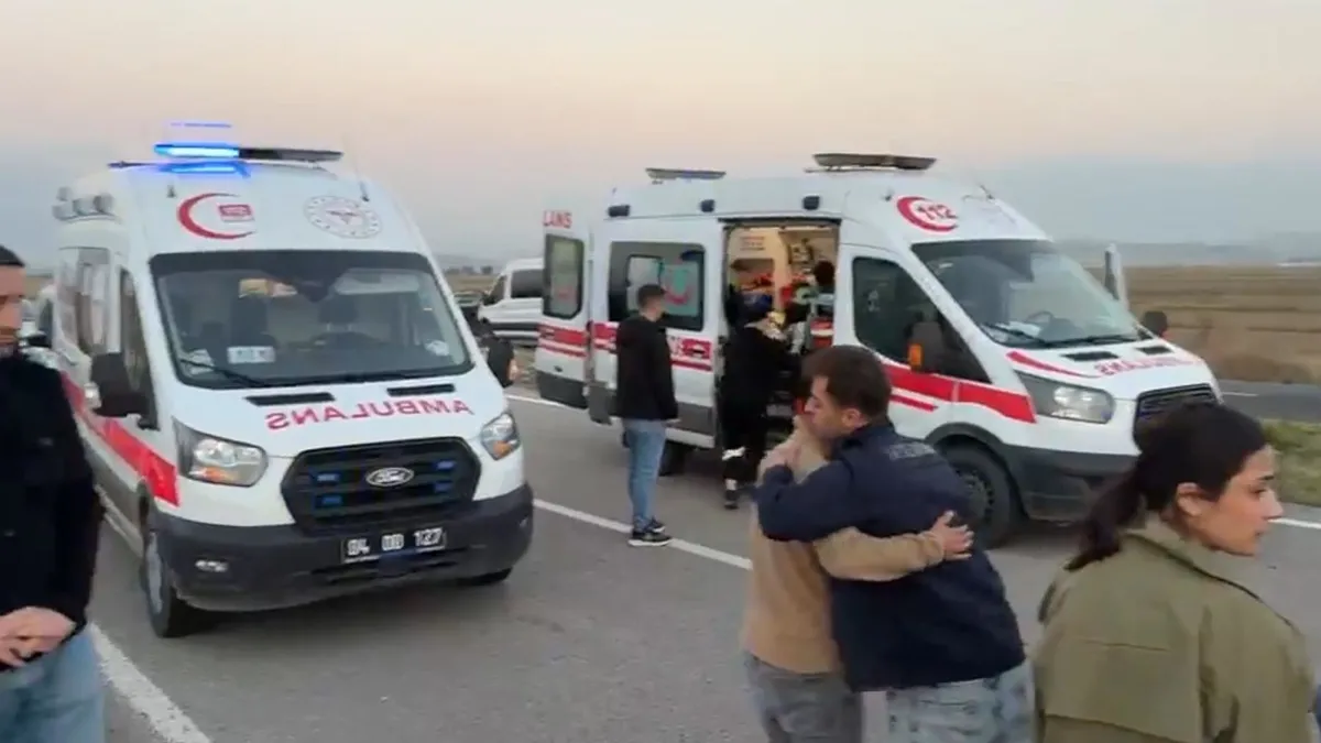 Ağrı'da düğün davetiyesi yolunda kaza! 3'ü çocuk, 6 yaralı