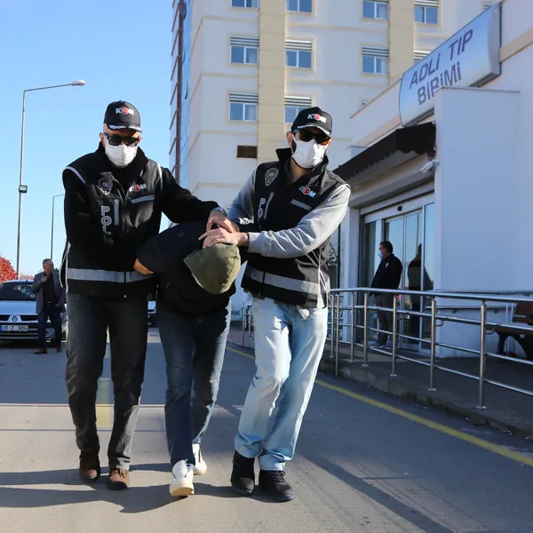 1639298939490.jpg Adana’dan Ukrayna’ya film gibi operasyon: Kırmızı bültenle aranan 'Tabut Ali' yakalandı - 3