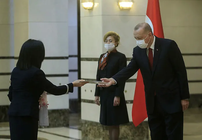 Son dakika: Başkan Erdoğan'a güven mektubu sundular - 5