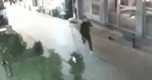 Kadıköy’de hesaba kızdı molotof attı