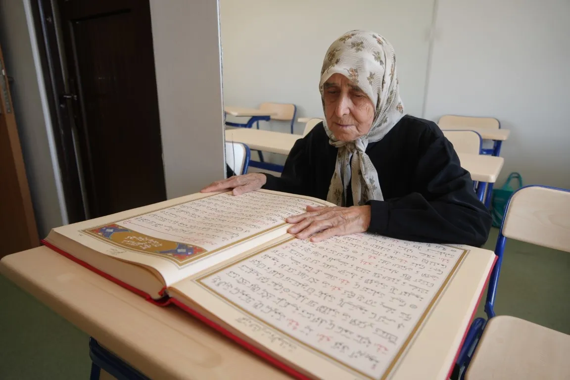 87 yaşında Kur'an-ı Kerim okumayı öğrendi