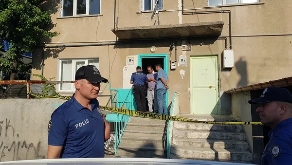 Erzincan'da vahşet! Babasını boğazından bıçaklayıp polisi aradı - 1