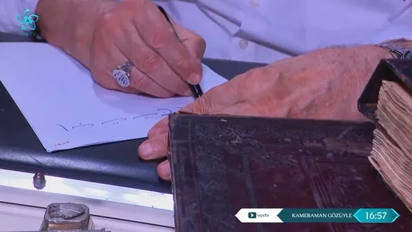 sahaf-adil-sarumsaktan-vav-tvye-ozel-aciklamalar-1666544801323.jpg CHP'nin yasakçı zihniyetini Sahaf Adil Sarmusak anlattı! "Evde Kuran’ınız olacağına cephanelik olsun! Daha büyük bir suçtu" - 3