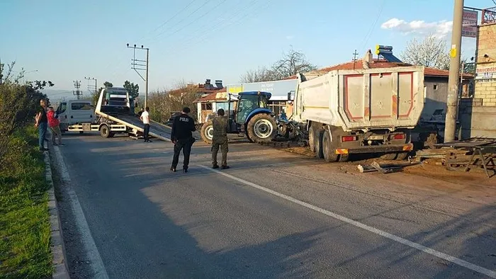 1711993242845.jpeg Kontrolden çıktı iş yerine daldı: 1 ölü 1 ağır yaralı - 1