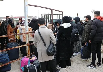 Kilis'te Suriyeliler dönüş yolunda! Sınırda büyük yoğunluk