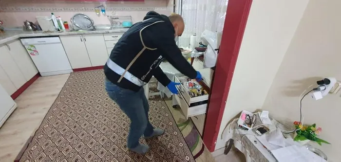 Sahte sigortalılarla milyonluk vurgun! Mersin merkezli 7 ilde operasyon: 28 kişi gözaltında