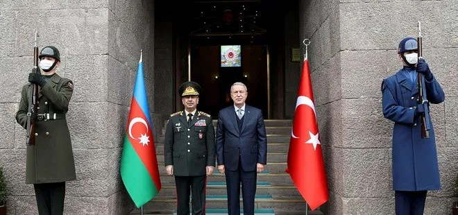 Milli Savunma Bakanı Hulusi Akar, Azerbaycan Savunma Bakanı Hasanov ile görüştü