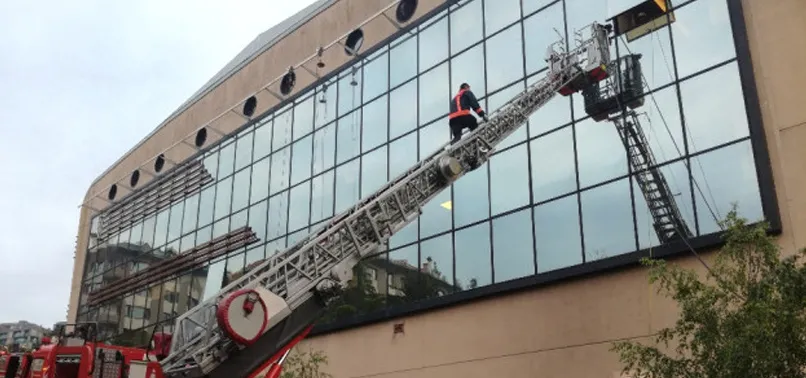 Ortaköy'de AVM'de korkutan yangın