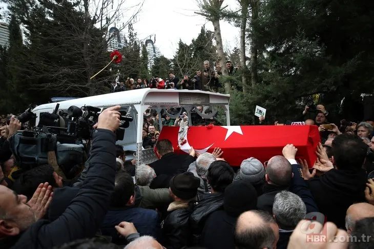 Ayşen Gruda'nın cenazesinden gözler Şener Şen'i aramıştı! Usta sanatçının o görüntüleri ortaya çıktı