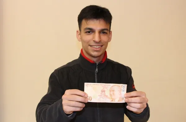 rizede-bir-vatandas-50-lira-icin-en-az-75-bin-tl-istiyor-1649841361839.jpg Rize’de bir vatandaş hatalı 50 lira için en az 75 bin TL istiyor - 3
