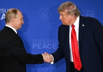 Trump-Putin telefonda görüştü! ABD-Rusya masası Macaristan'da kurulacak | ABD Başkanı: 2 hafta içinde görüşeceğiz