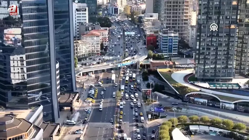 İstanbul’da haftanın dördüncü iş gününde trafik yoğunluğu