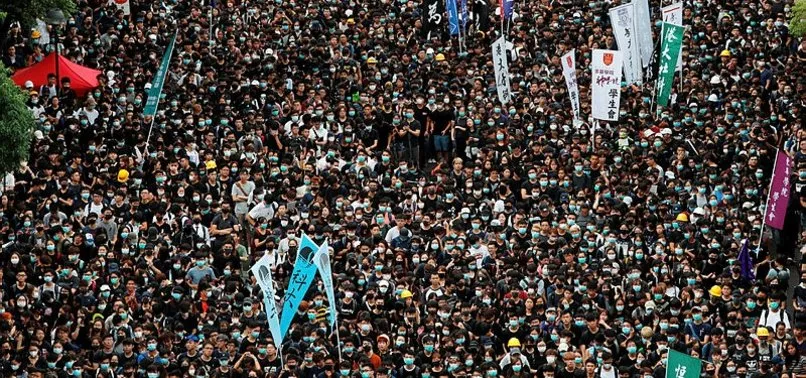Hong Kong tartışmalı tasarıyı geri çekti