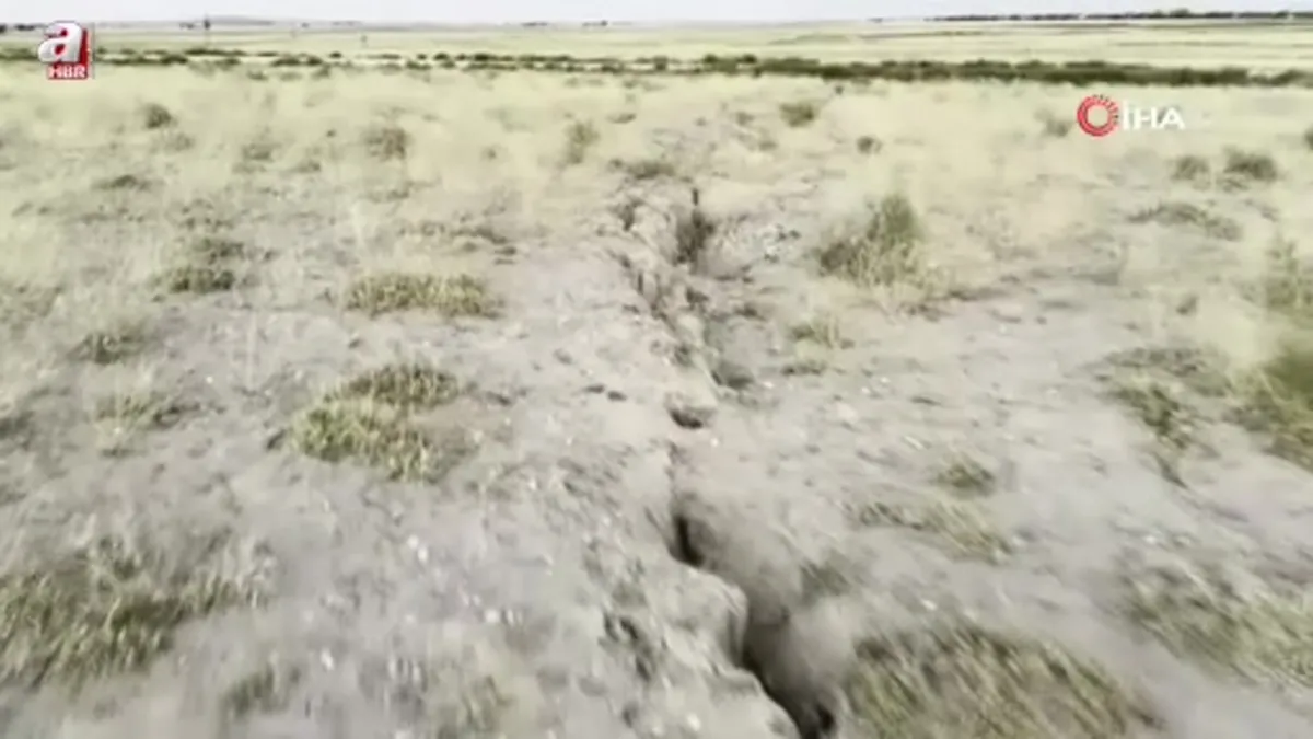 Konya'da yüzey yarıkları tedirgin ediyor