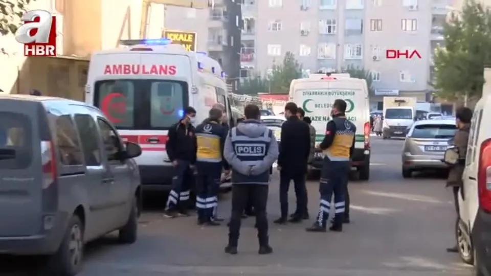 Diyarbakır’da baba dehşeti! Makasla delik deşik etti