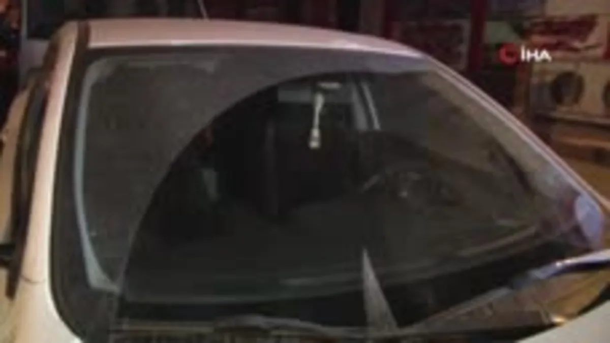 Araçları toz kapladı! İstanbul Sahra Çölü'nden gelen toz bulutunun etkisi altına girdi