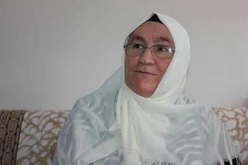 Ekrem İmamoğlu'nu sokağa çıkamaz hale getiren Mahnuze teyze: Çöp dağlarına oy mu verilir - 1