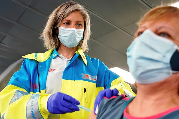 AstraZeneca'nın Covid-19 aşısı hamile kadınlarda riskli mi? Brezilya'dan flaş karar - 1