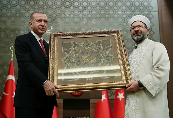 Başkan Erdoğan'dan canlı yayında sert sözler: Hocalarımız inisiyatif almadığı zaman meydan soytarılara kalıyor! - 3