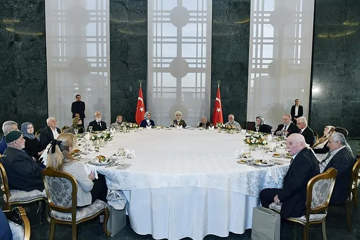 Emine Erdoğan: Kökleriyle bağı güçlü olan ağacı, hiçbir rüzgar yıkamaz